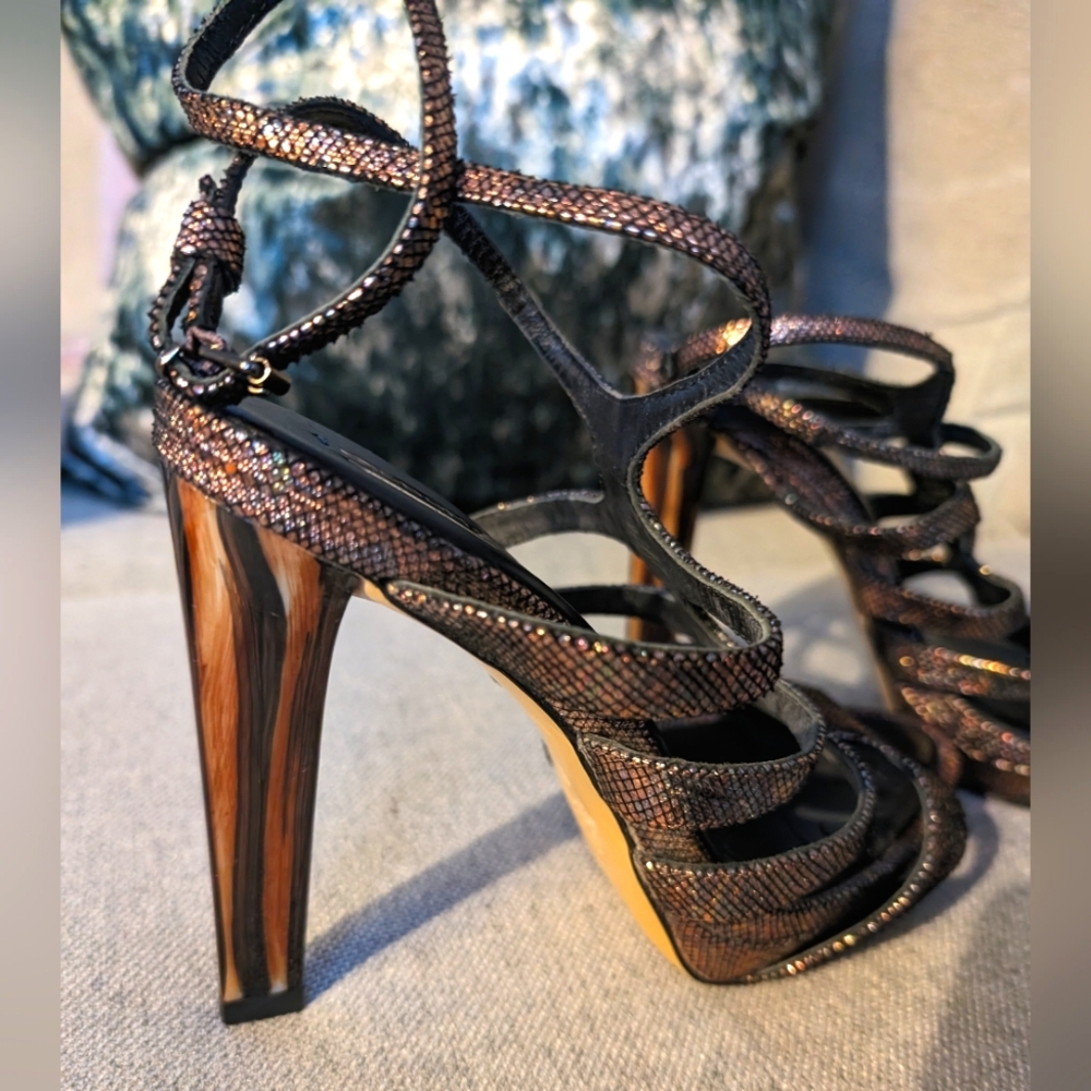 BCBG high heel strappy sandals. Leather 8.5 Metallic. SNAKESKIN. Never Worn.